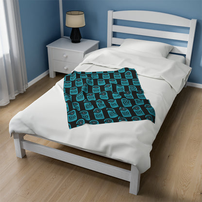 Smaller blanket on single bed. 